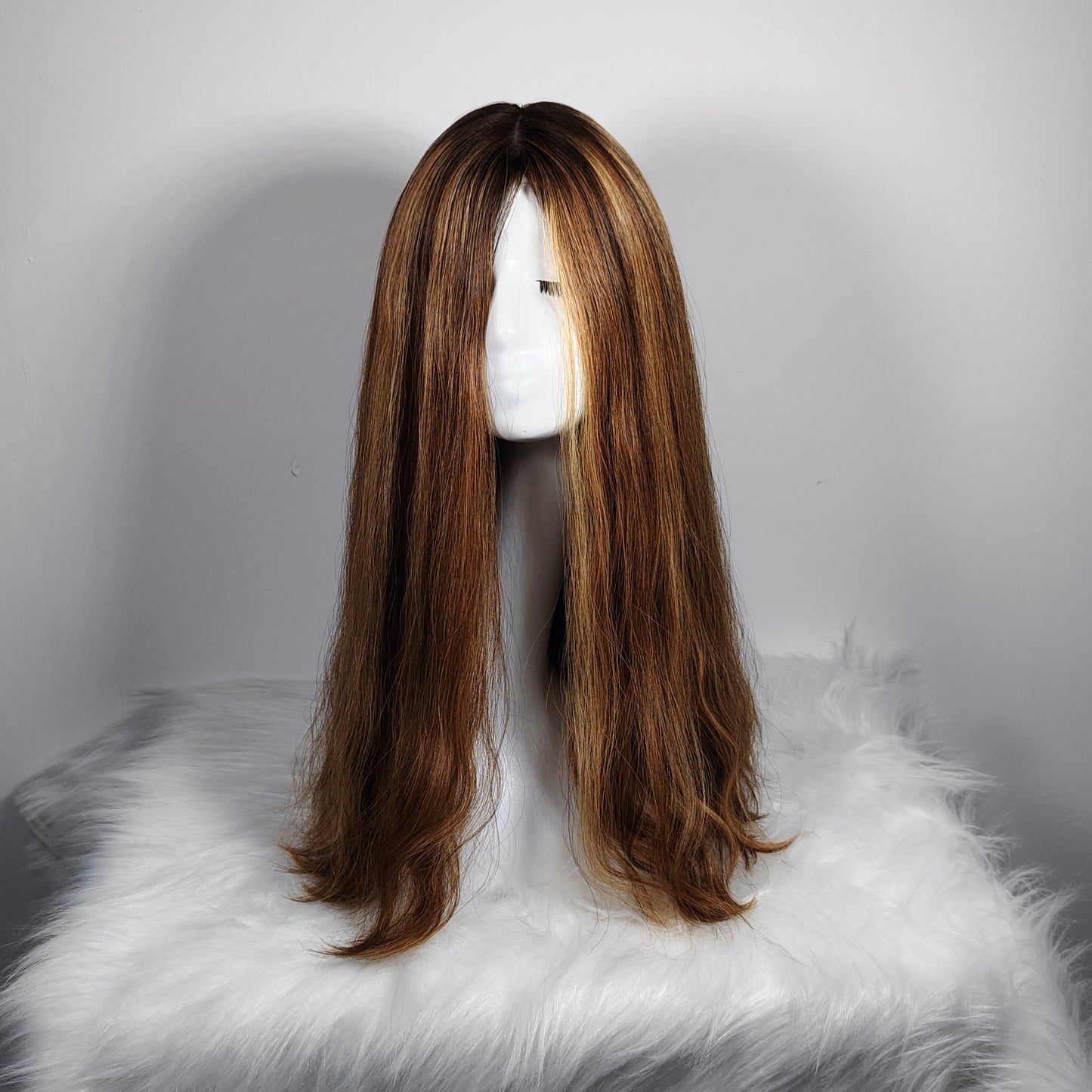WHITE WOMEN 4“*4”SILK TOP KOSHER WIG